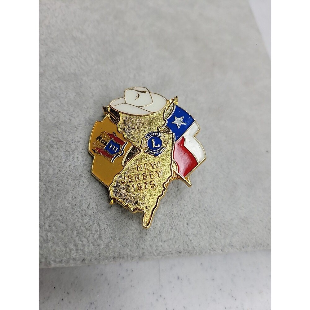 Vintage  Lions Club Pin 1975 - New Jersey & Texas Pin 2"
